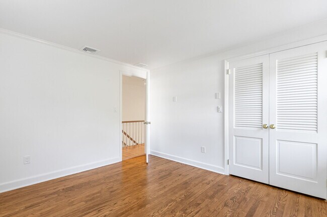 Building Photo - 18 Echo Ln