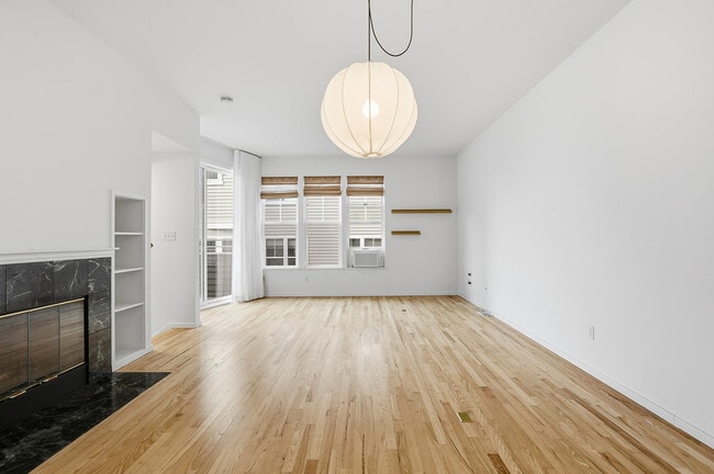 Building Photo - 619 Federal Ave E