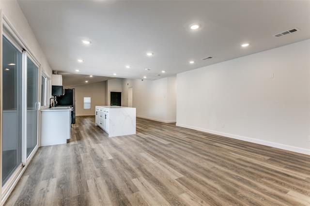 Building Photo - 1535 Carnation Dr