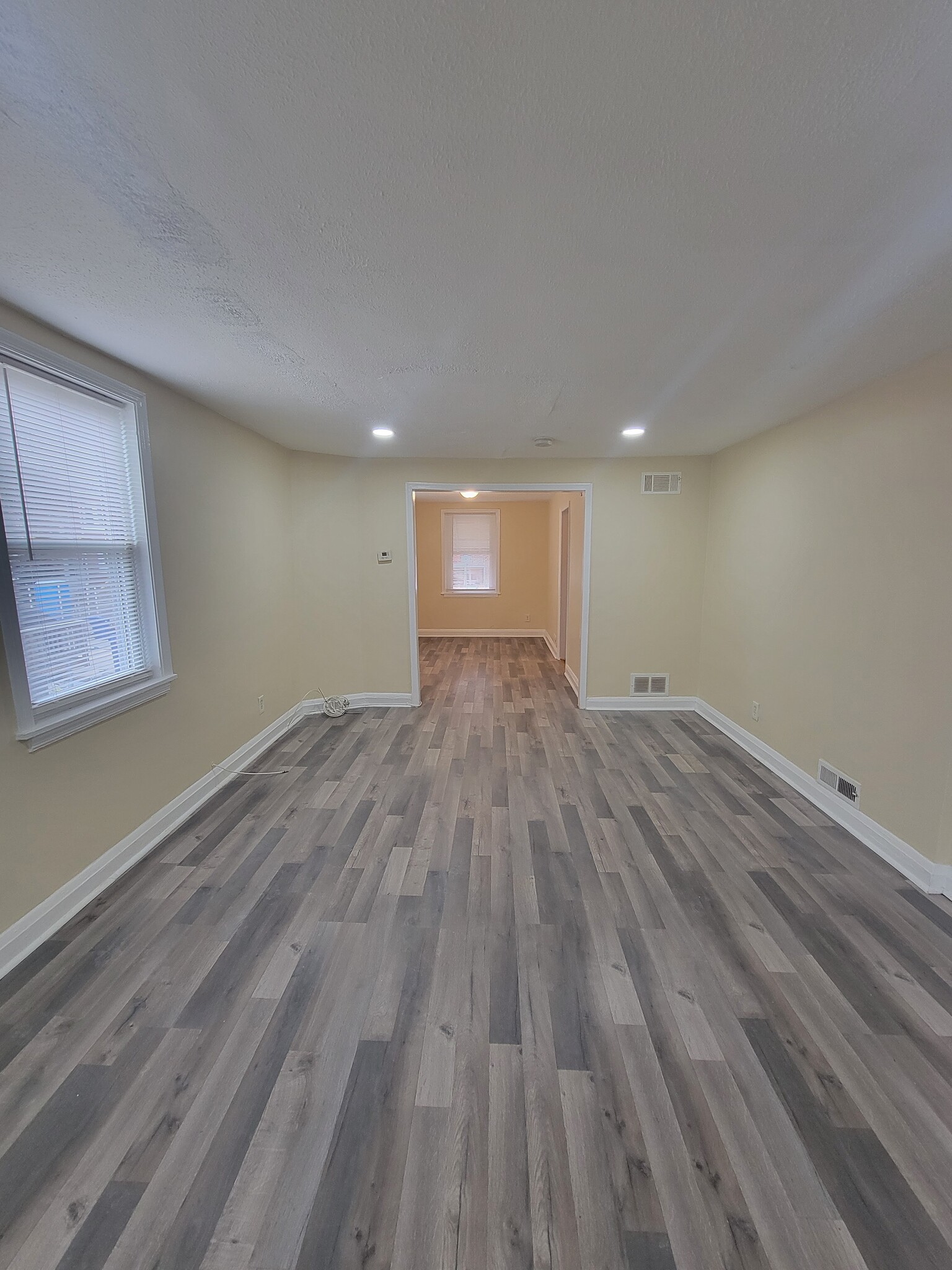 Building Photo - 3226 Westmont Ave