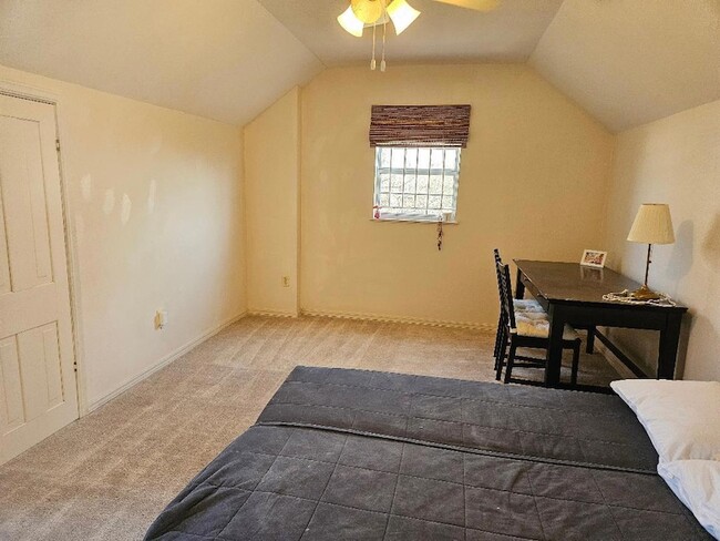 Building Photo - 710 N Avenue C