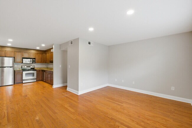 Building Photo - 1240 Fairmont Ave