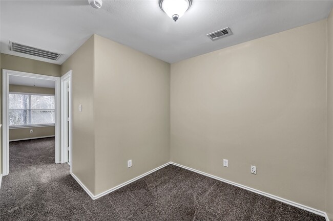 Building Photo - 19 Peach Ridge Pl