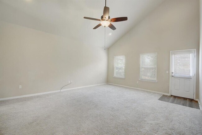 Building Photo - 421 Pentire Way