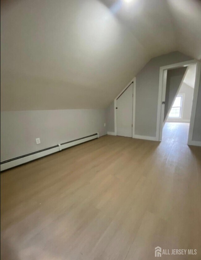 Building Photo - 315 Smith St