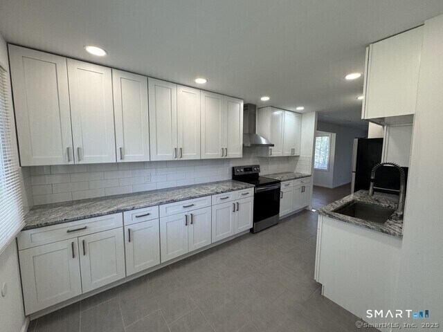 Building Photo - 18 Rivermead