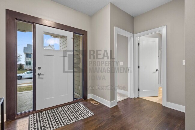 Building Photo - 16893 Madison Cir