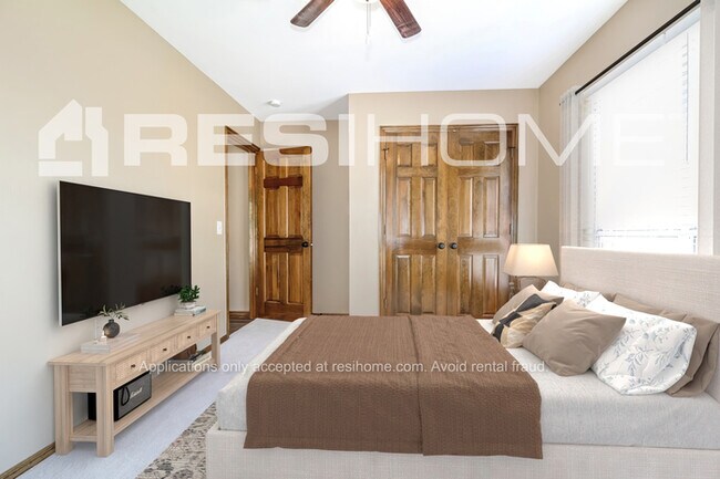 Building Photo - 504 Julies Trail Cir
