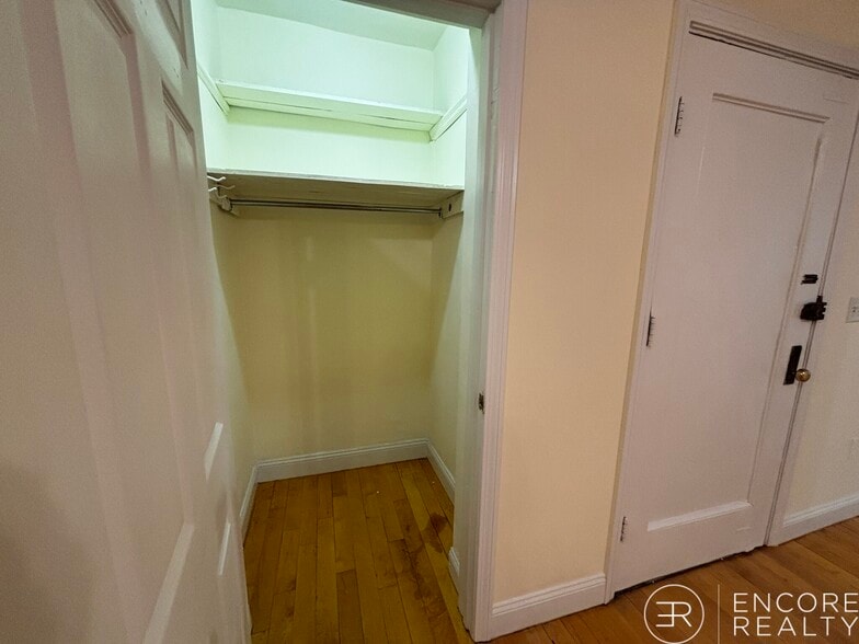 Building Photo - 1555 Beacon St