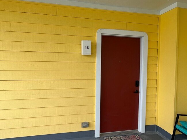 Building Photo - 302 Canal Dr