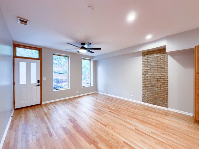Building Photo - 1426 N Bosworth Ave