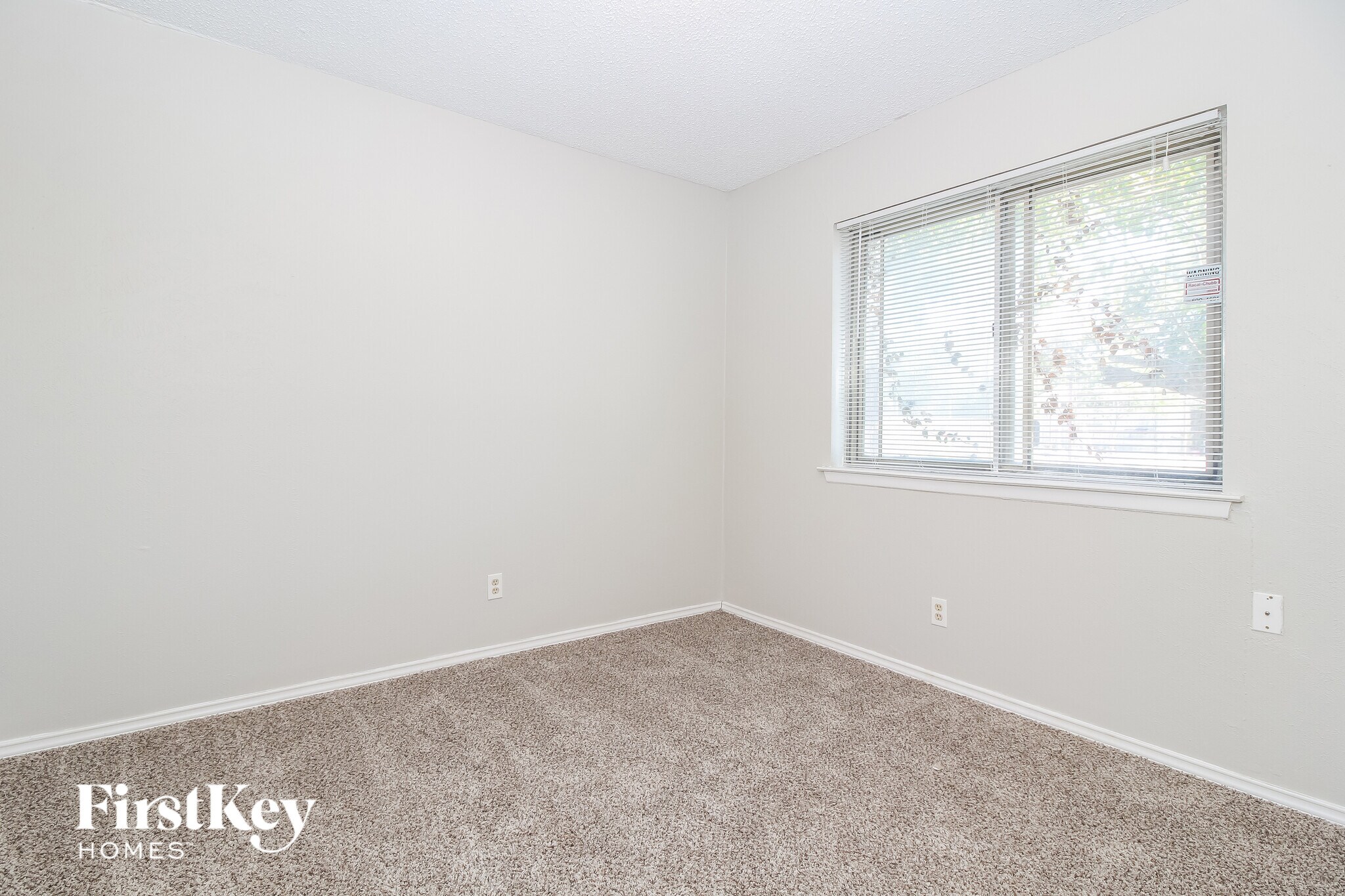 Building Photo - 502 Oak Ridge Pl