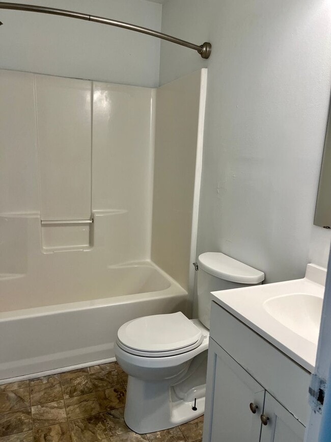 Building Photo - King George 3 Bedroom End Unit