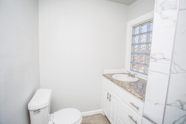 Building Photo - 2408 32nd St