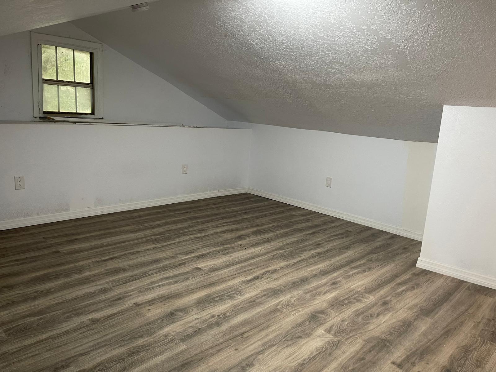 Building Photo - 324 Seminola Blvd