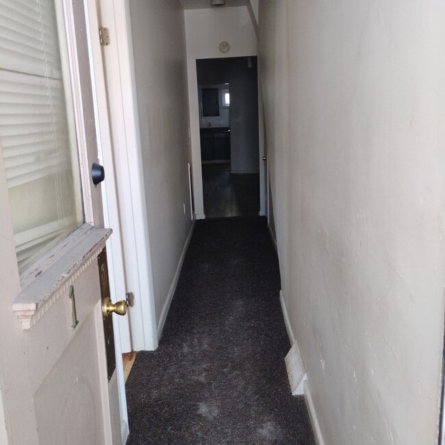Building Photo - 452 A Hudson Ave