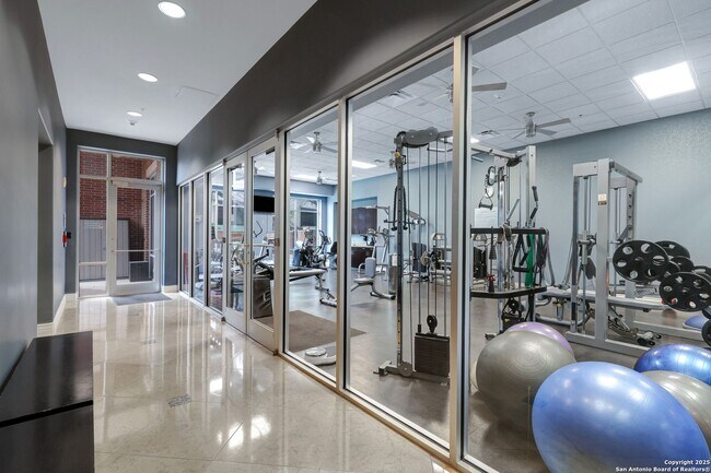Building Photo - GORGEOUS FURNISHED CONDOMINIUM WITH GREAT ...
