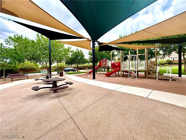 Building Photo - 5580 Spiceberry Dr