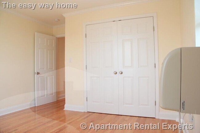 Building Photo - 60 Brattle St