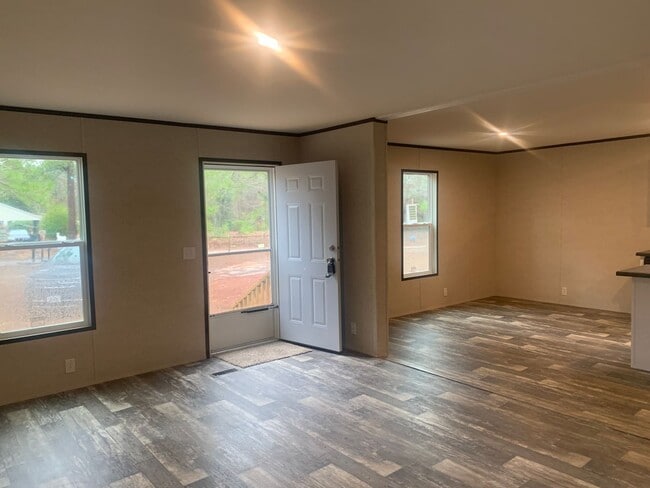 Building Photo - For Rent: 3 Bedroom, 2 Bath Newer Mobile Home.