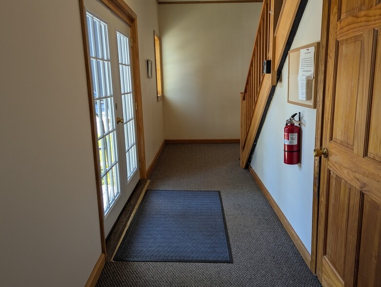 Building Photo - 139 S Esselstyne St