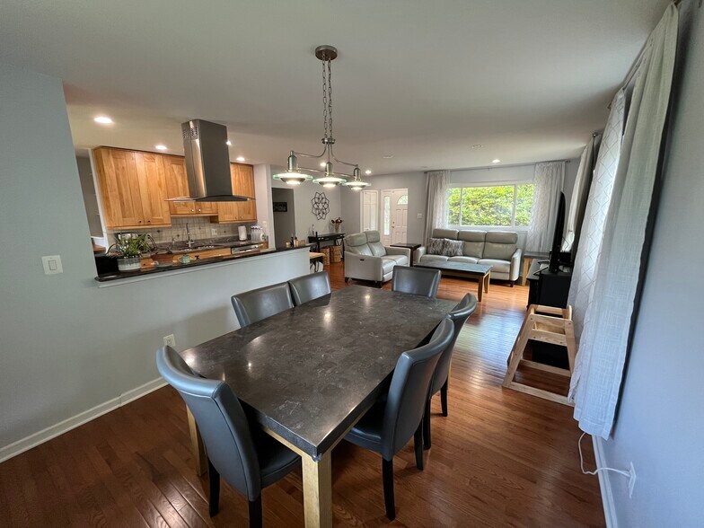 Building Photo - 1709 Lorre Dr