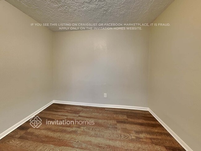 Building Photo - 743 S Iowa Ave