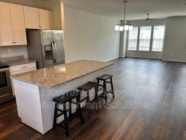 Building Photo - 213 Willowshire Ct