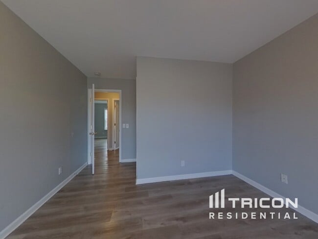 Building Photo - 3812 S Ceylon Way