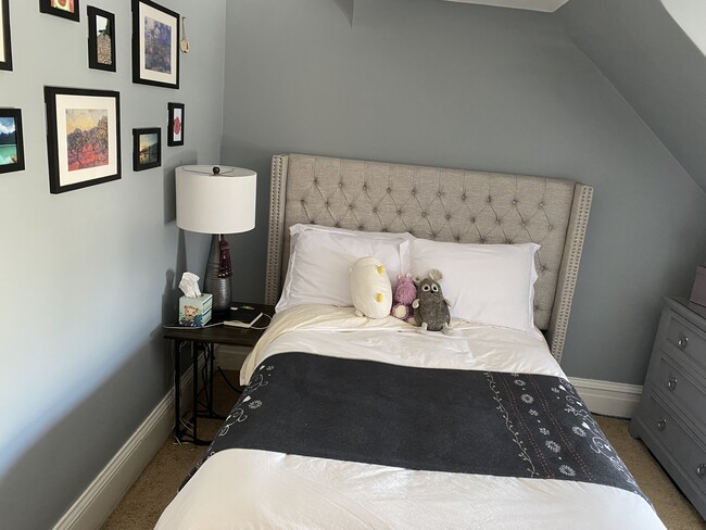 Building Photo - 2504 Girard Avenue South