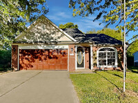 Building Photo - 4066 Fairoaks Dr