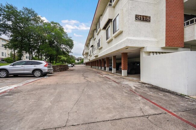 Building Photo - 3115 Helms St