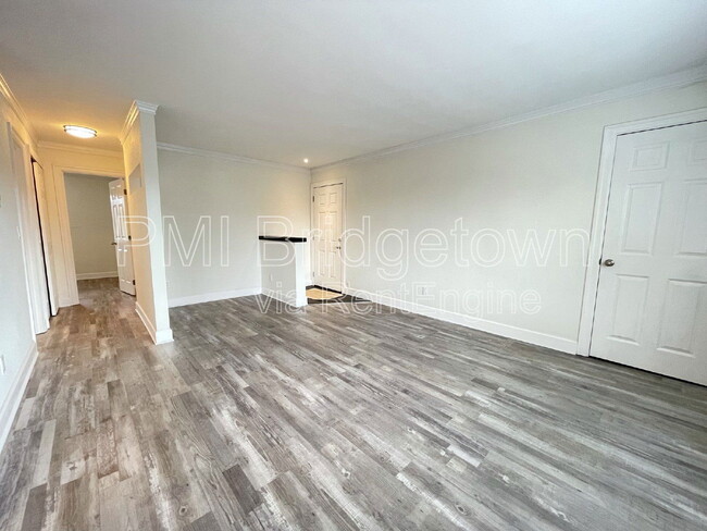 Building Photo - 8065 N Ivanhoe St