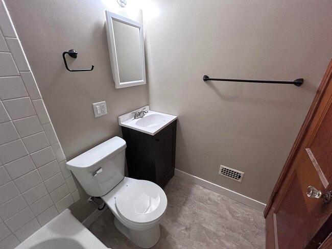 Building Photo - 2755 Union St