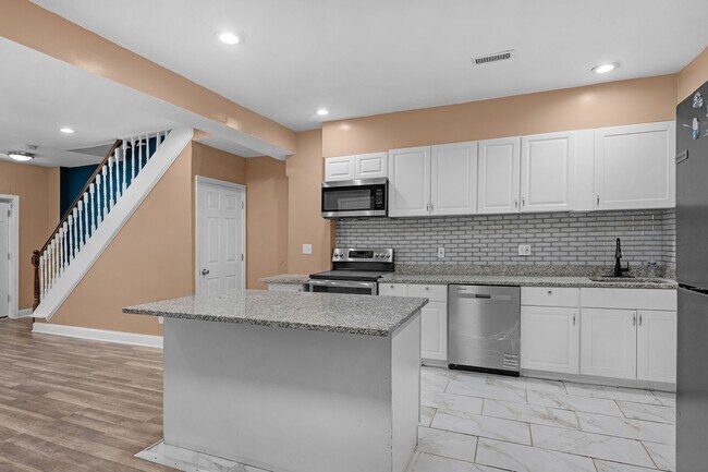 Building Photo - 3003 W Garrison Ave