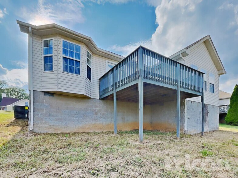 Building Photo - 1889 Olive Cir