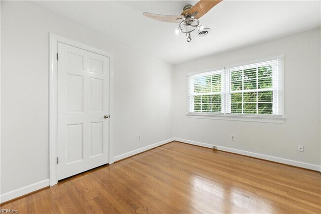 Building Photo - 707 Lipton Dr