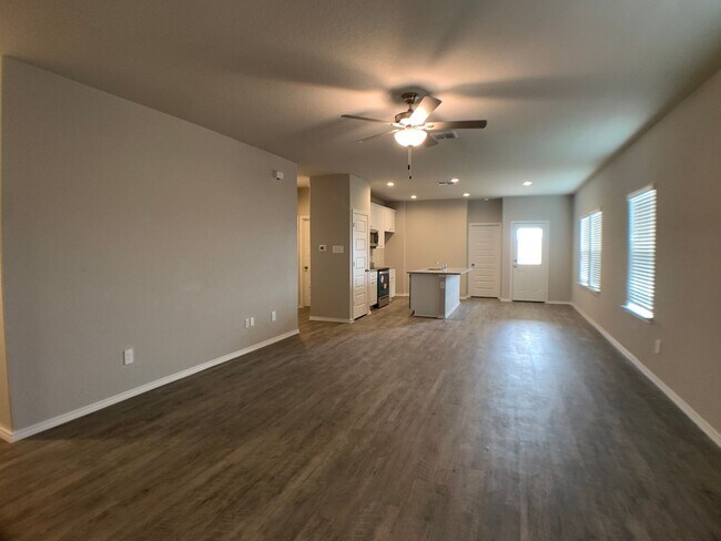 Building Photo - 3/2/2 in House Spring Valley / Luxury Vinyl Plank Through Out (NO Carpet) / Fenced in Yard / CISD...