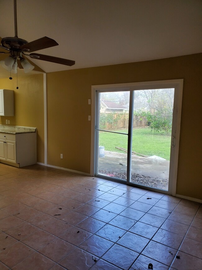 Family Room - Patio View - 5818 Melanite