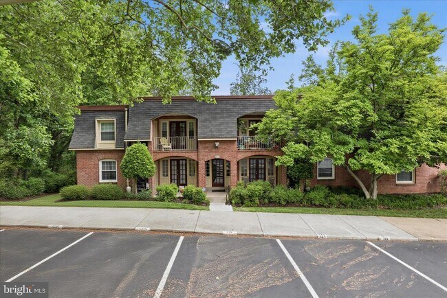 Building Photo - 8114 Colony Point Rd