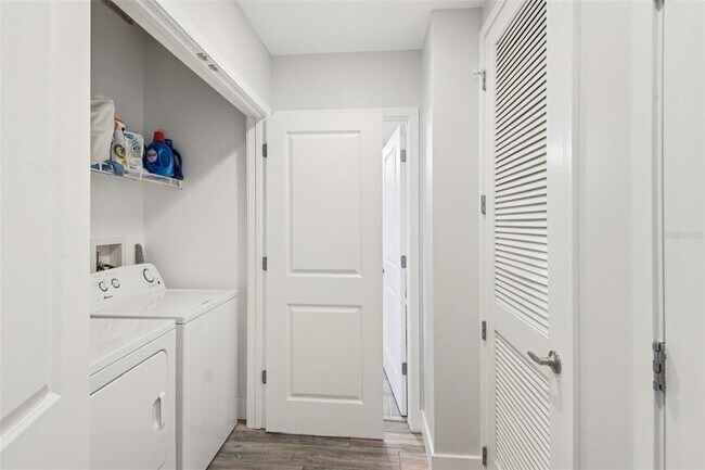 Building Photo - 777 N Ashley Dr