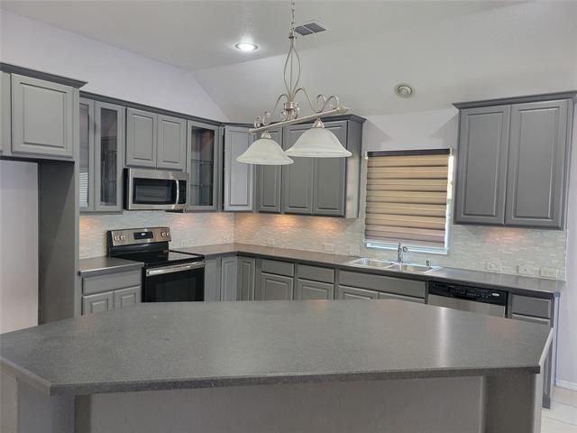 Building Photo - 8008 Branch Hollow Trail