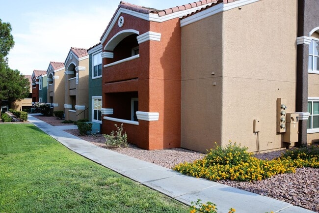 Building Photo - SW - CONDO - 2 BEDROOM - 1ST FLOOR