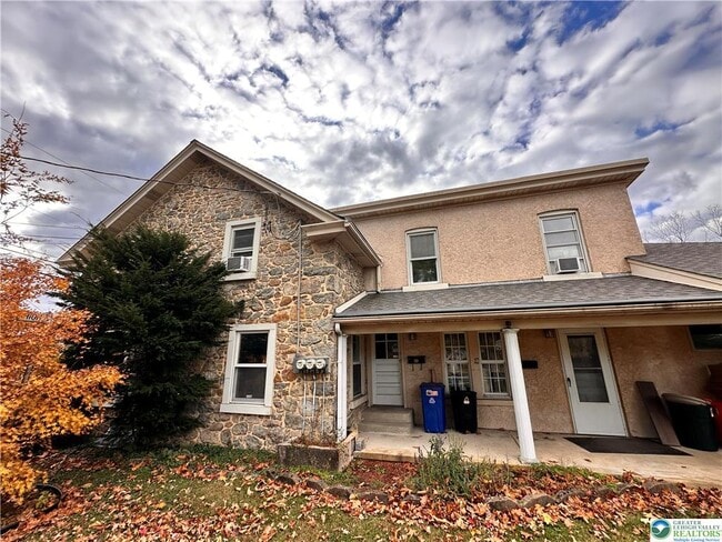 Primary Photo - 373 E High St