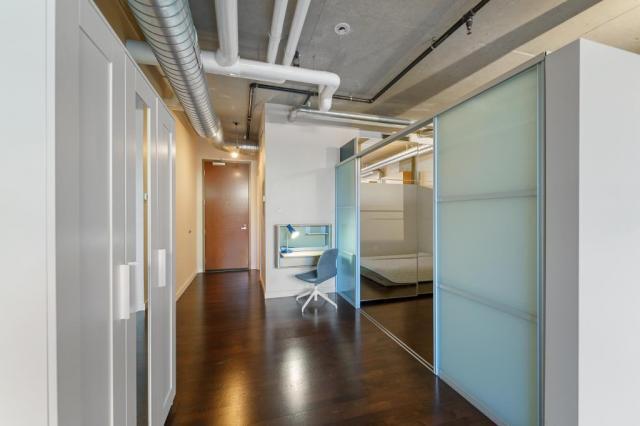 Building Photo - 1 bedroom in Seattle WA 98121