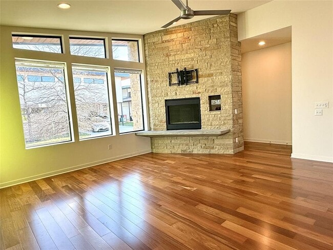 Building Photo - 416 Starlight Vlg Lp