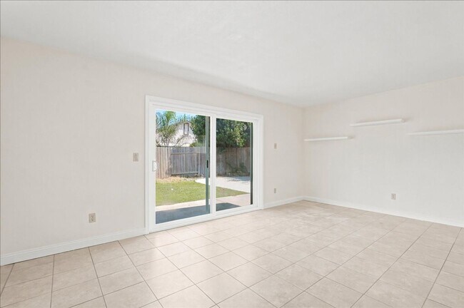 Building Photo - 1379 San Juan Rd