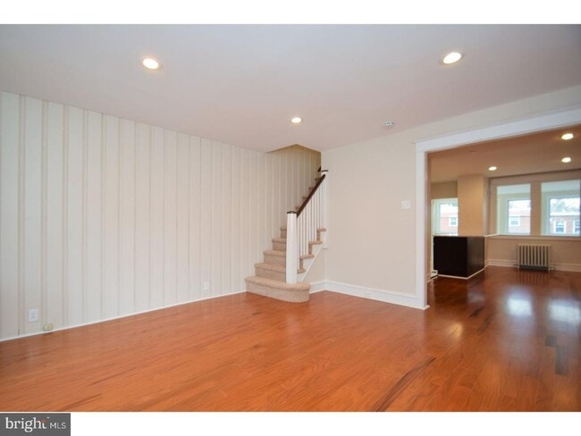Building Photo - 321 Hermitage St