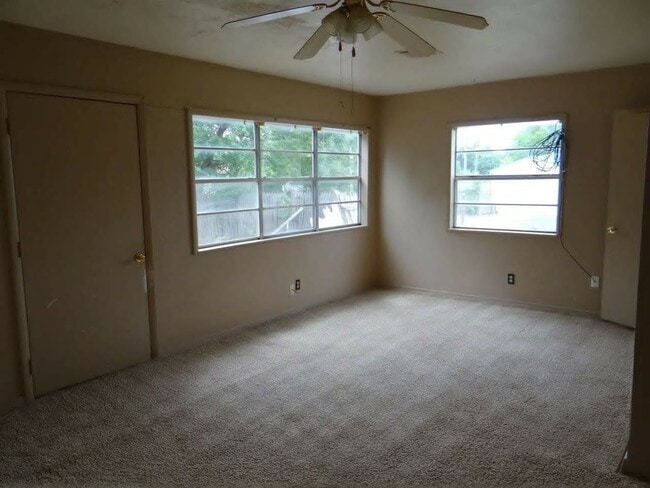 Building Photo - 402 N A St