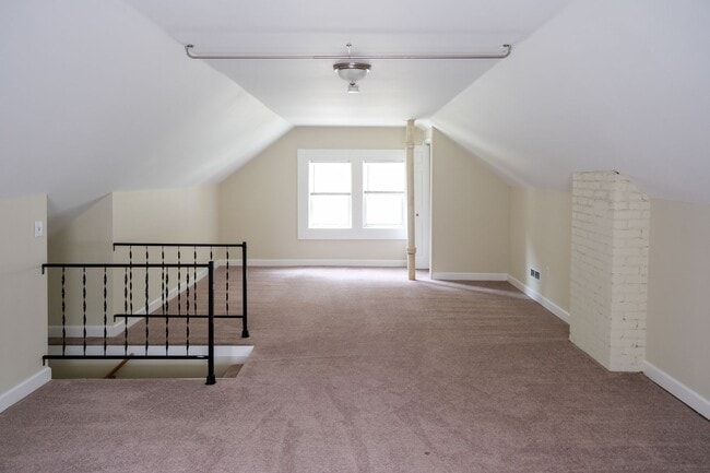 Building Photo - 3Bedroom/1Bath Home Coming Available Soon!